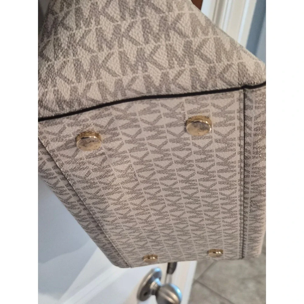Michael Kors Signature MK‎ Monogram Tote Bag Tan Leather Trim Cream BrownLarge